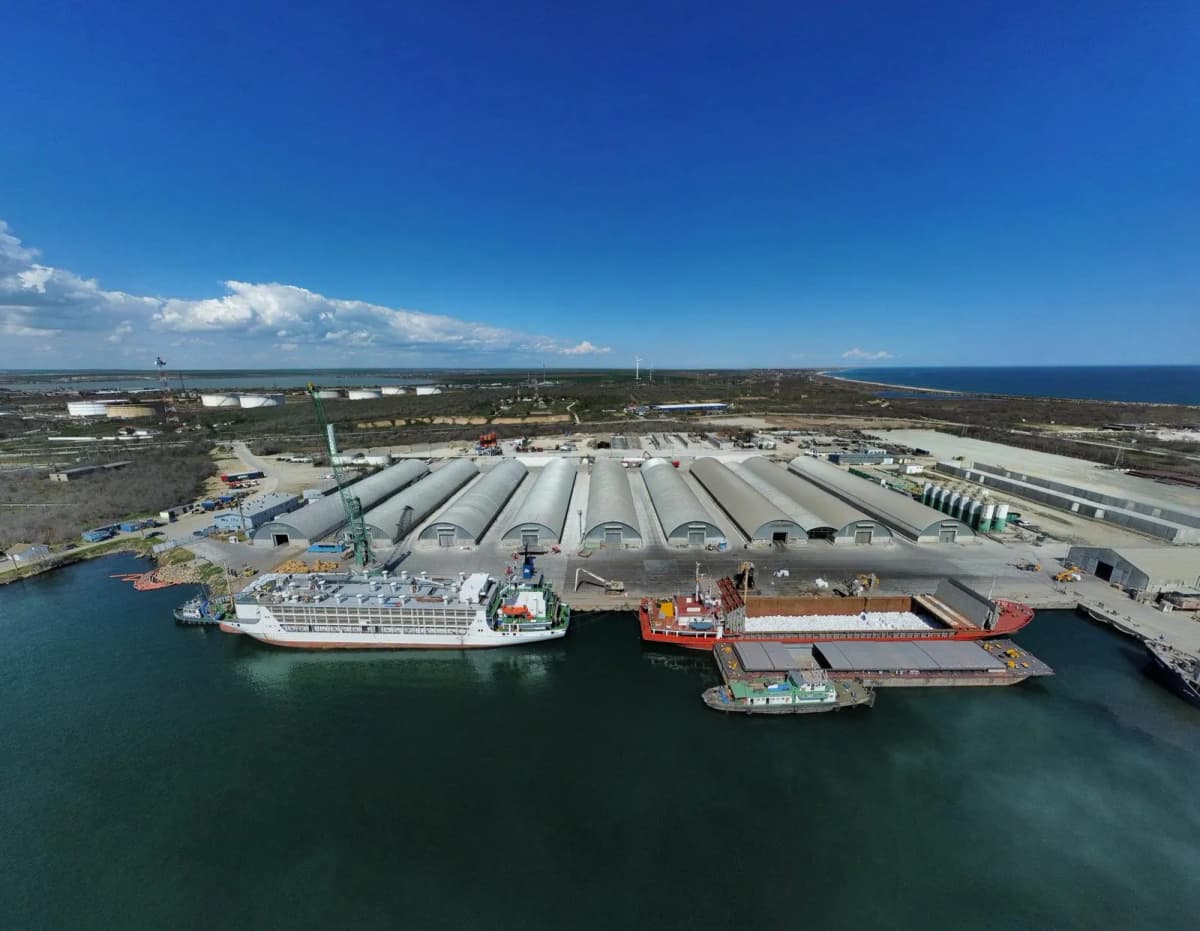 Port Midia gallery photo 12